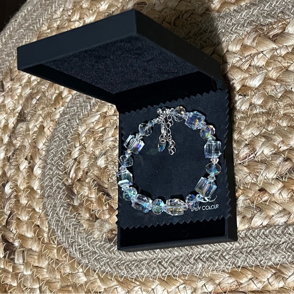 Lady Colour Elegant Crystal Bracelet - Picture 6 of 6